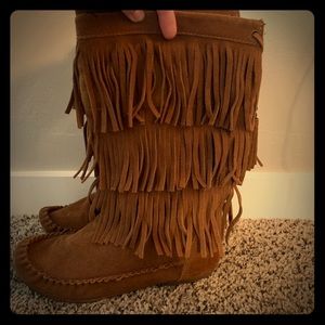 Women’s fringe boots